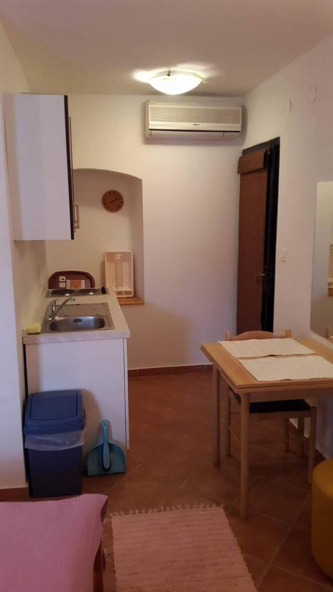 Apartmani Linda โวดีเซ ภายนอก รูปภาพ